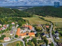 Prodej pozemku pro bydlení, Černolice, Ke dvoru, 2000 m2