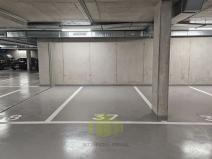 Pronájem garážového stání, Olomouc, Hněvotínská, 13 m2