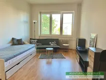 Pronájem bytu 1+kk, Praha - Vršovice, náměstí Svatopluka Čecha, 33 m2