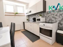 Pronájem bytu 1+1, Karlovy Vary, Bečovská, 38 m2
