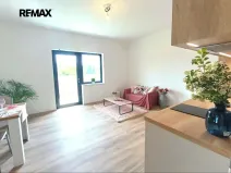 Pronájem bytu 1+kk, Praha - Uhříněves, Douchova, 30 m2