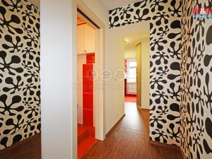 Prodej bytu 2+1, Karlovy Vary - Drahovice, Vítězná, 33 m2