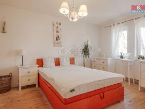 Prodej rodinného domu, Nový Bor, Wolkerova, 326 m2