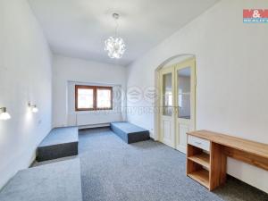 Prodej rodinného domu, Černošín, nám. 1. máje, 250 m2