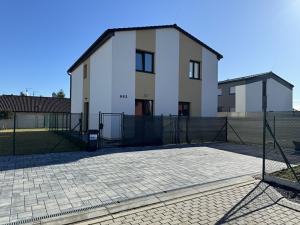 Prodej bytu 2+1, Přezletice, Školní, 62 m2