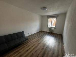 Pronájem bytu 1+1, Praha - Vinohrady, Řipská, 40 m2