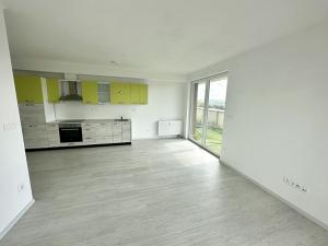 Pronájem bytu 3+kk, Karlovy Vary, Dubová, 77 m2