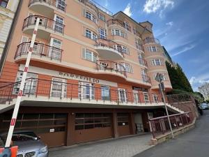 Prodej bytu 4+kk, Karlovy Vary, Zámecký vrch, 177 m2