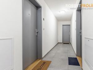 Prodej bytu 1+kk, Jesenice, Cedrová, 61 m2