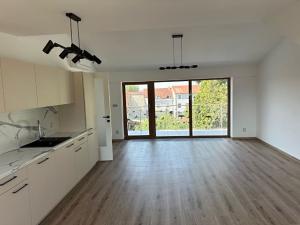 Pronájem bytu 3+kk, Praha - Prosek, Prosecká, 91 m2