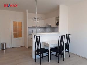 Pronájem bytu 2+kk, Praha - Hlubočepy, Werichova, 41 m2