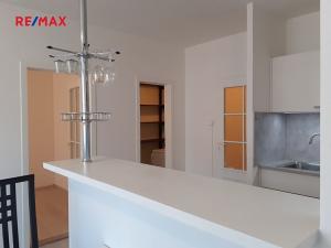 Pronájem bytu 2+kk, Praha - Hlubočepy, Werichova, 41 m2