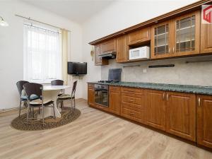 Prodej bytu 2+1, Karlovy Vary, Na Vyhlídce, 82 m2