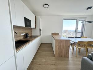 Pronájem bytu 3+kk, Praha - Prosek, Litoměřická, 77 m2