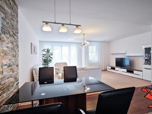 Prodej rodinného domu, Praha - Benice, U Císařské cesty, 220 m2