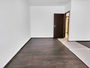 Prodej bytu 2+1, Karlovy Vary, U Trati, 60 m2