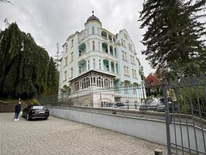 Prodej bytu 3+1, Karlovy Vary, Krále Jiřího, 137 m2