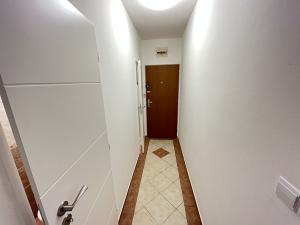 Pronájem bytu 2+kk, Praha - Troja, Hnězdenská, 36 m2