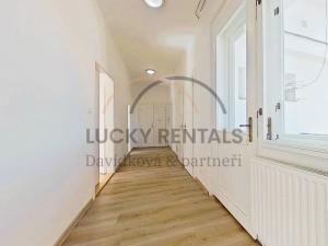 Pronájem bytu 2+1, Praha - Smíchov, U Malvazinky, 82 m2