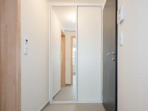 Pronájem bytu 2+kk, Praha - Holešovice, Jankovcova, 43 m2