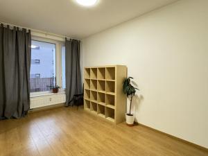 Pronájem bytu 2+kk, Praha - Střížkov, Zakšínská, 52 m2