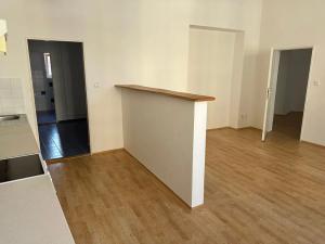 Pronájem bytu 2+kk, Děčín, Nám. Svobody, 65 m2