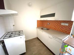 Pronájem bytu 1+kk, Plzeň, Na Belánce, 28 m2