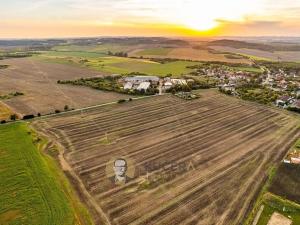 Prodej komerčního pozemku, Veliká Ves, 42276 m2