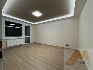 Prodej bytu 3+1, Ostrov, Kollárova, 60 m2