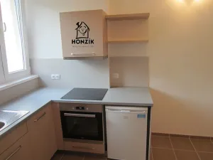 Pronájem bytu 1+kk, Praha - Holešovice, Komunardů, 37 m2