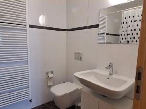 Pronájem bytu 2+kk, Praha - Smíchov, Radlická, 72 m2