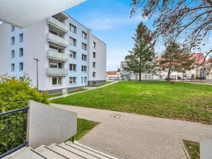 Prodej bytu 2+1, Rosice, Komenského náměstí, 60 m2