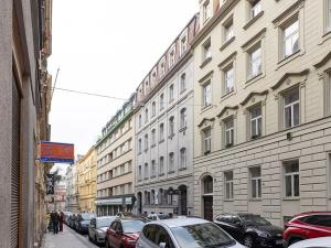 Pronájem bytu 1+kk, Praha - Nové Město, Navrátilova, 30 m2