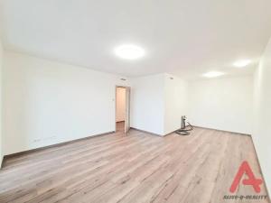 Pronájem bytu 2+kk, Praha - Vysočany, Kolbenova, 60 m2