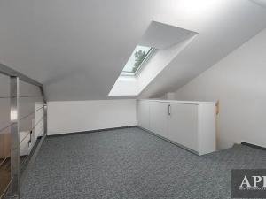 Pronájem atypického bytu, Uherský Brod, Pecháčkova, 80 m2