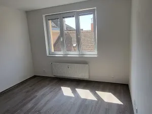 Pronájem bytu 1+kk, Brno, Bratislavská, 28 m2