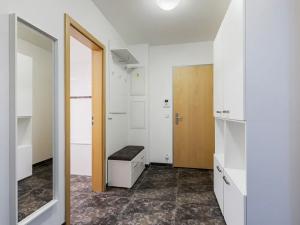 Pronájem bytu 2+kk, Praha - Radlice, Radlická, 85 m2