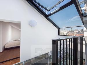 Pronájem bytu 2+kk, Praha - Staré Město, Staroměstské náměstí, 60 m2