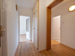 Pronájem bytu 3+kk, Praha - Kobylisy, Famfulíkova, 73 m2