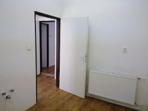 Pronájem obchodního prostoru, Kladno, náměstí starosty Pavla, 70 m2