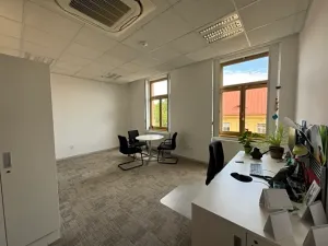 Pronájem obchodního prostoru, Cheb, Obrněné brigády, 200 m2