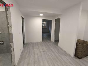 Prodej bytu 4+kk, Praha - Kobylisy, Pohnertova, 85 m2