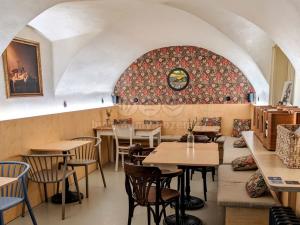 Pronájem restaurace, Karlštejn, 350 m2