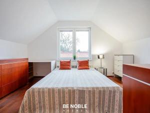 Pronájem bytu 4+kk, Praha - Dolní Měcholupy, Na Slavíkově, 130 m2