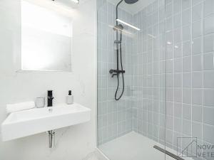 Prodej bytu 4+kk, Praha - Písnice, Na okruhu, 80 m2