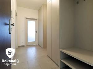 Pronájem bytu 2+kk, Praha - Vysočany, Svatošových, 53 m2