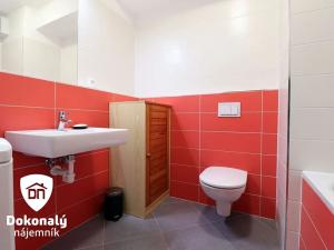 Pronájem bytu 1+kk, Praha - Dolní Měcholupy, Kardausova, 32 m2