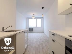 Pronájem bytu 2+kk, Praha - Kobylisy, Třebenická, 40 m2