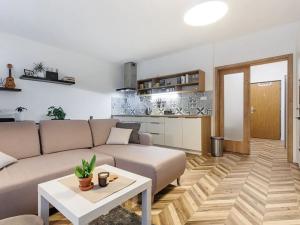 Prodej bytu 2+kk, Praha - Uhříněves, Františka Diviše, 63 m2