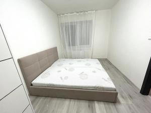 Pronájem bytu 2+kk, Praha - Strašnice, Nad olšinami, 50 m2